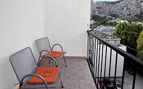 Sara Apartment Punta Omis Near Sandy Beach